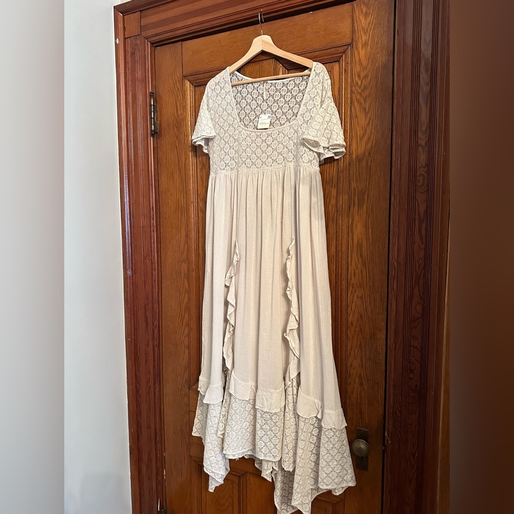 NWT Bring the Romance Handkerchief Hem Maxi Dress Size M- Cream